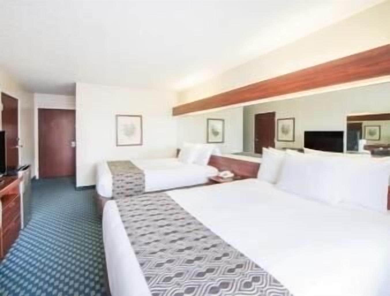 Microtel Inn & Suites By Wyndham Tulsa - Catoosa Route 66 Bagian luar foto