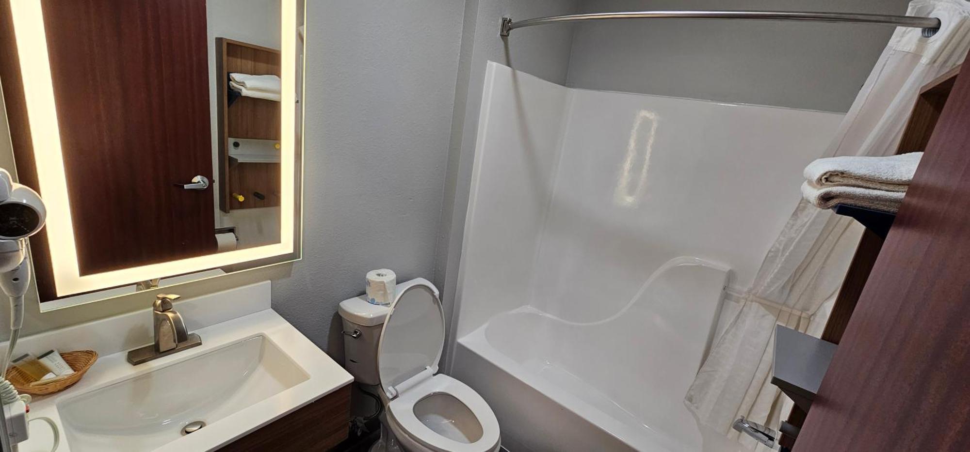 Microtel Inn & Suites By Wyndham Tulsa - Catoosa Route 66 Bagian luar foto