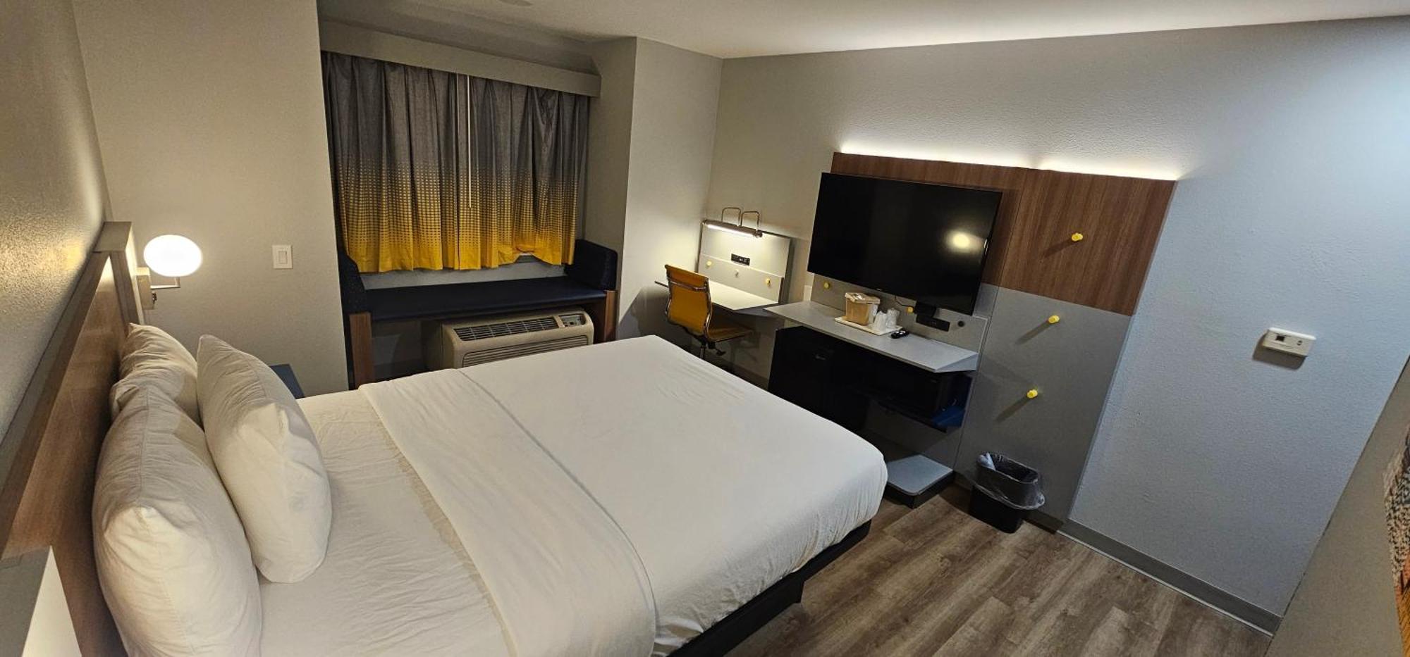 Microtel Inn & Suites By Wyndham Tulsa - Catoosa Route 66 Bagian luar foto