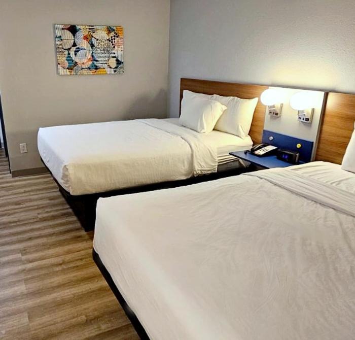 Microtel Inn & Suites By Wyndham Tulsa - Catoosa Route 66 Bagian luar foto