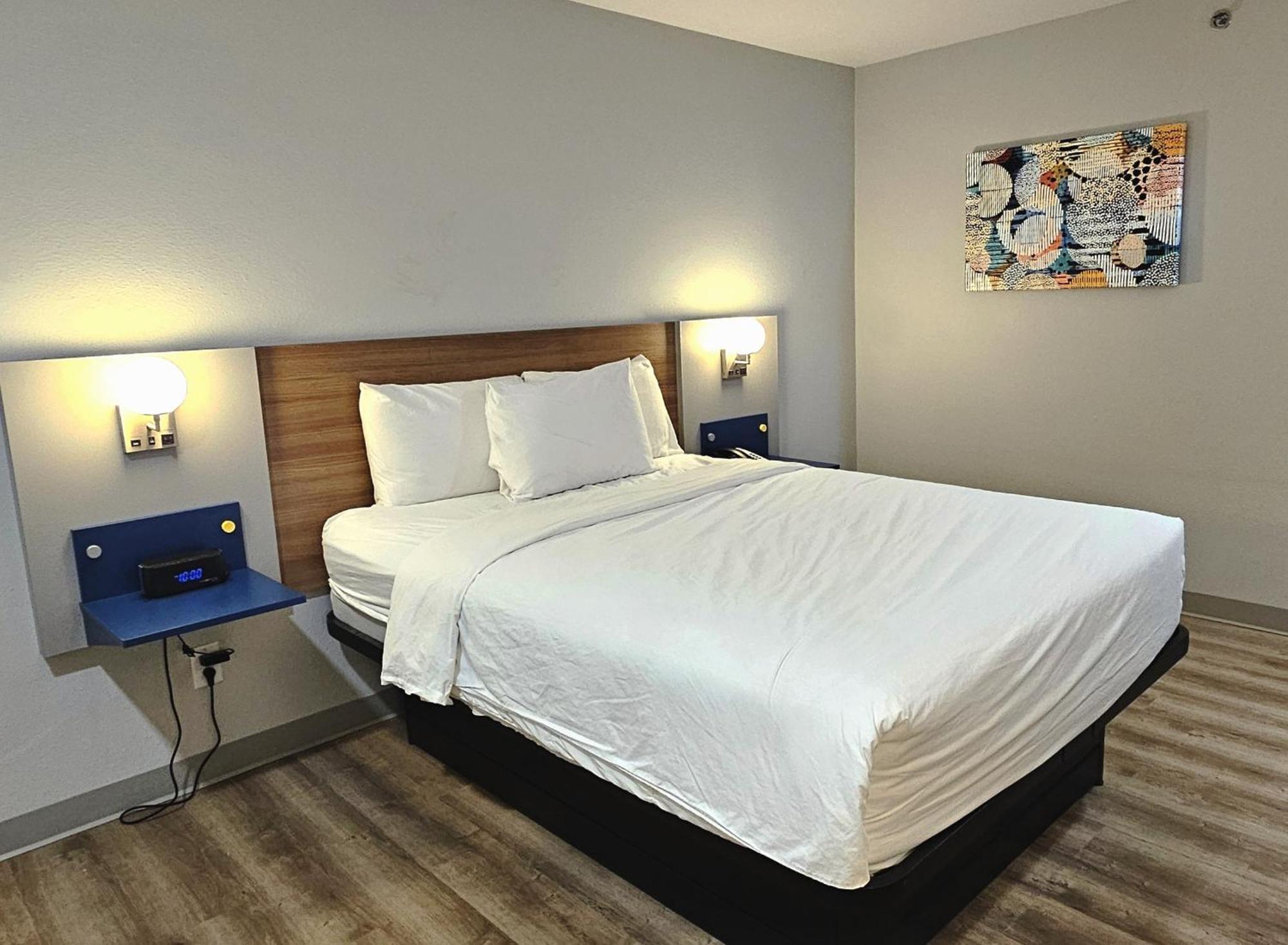 Microtel Inn & Suites By Wyndham Tulsa - Catoosa Route 66 Bagian luar foto