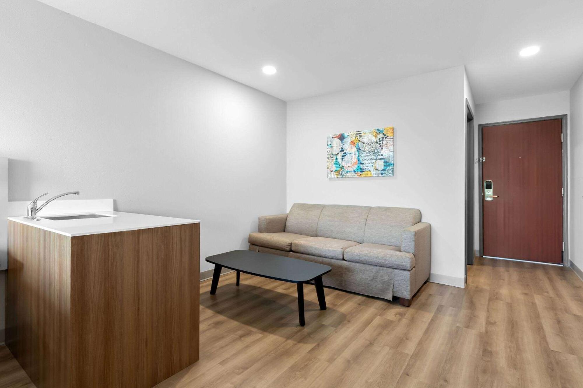 Microtel Inn & Suites By Wyndham Tulsa - Catoosa Route 66 Bagian luar foto