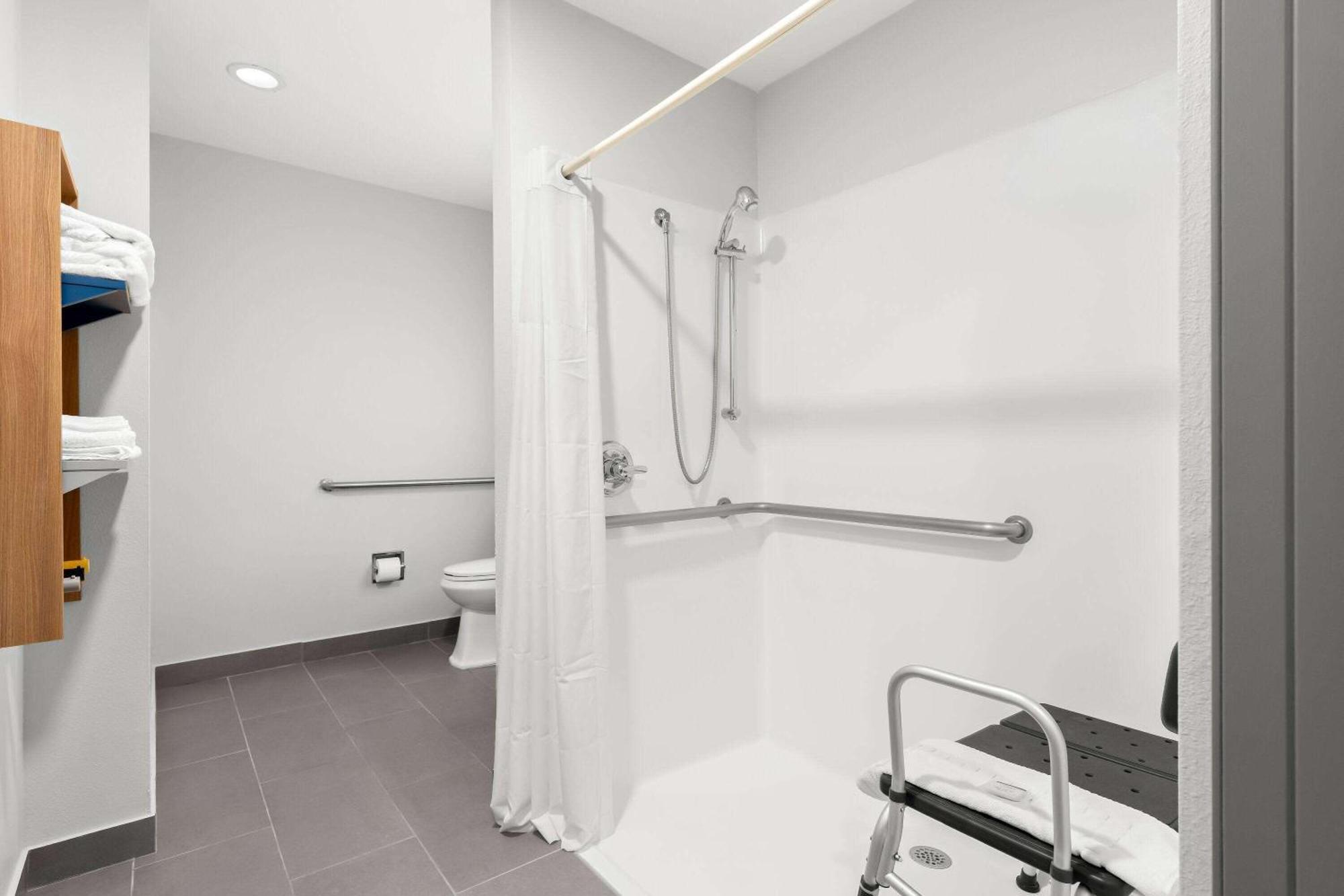 Microtel Inn & Suites By Wyndham Tulsa - Catoosa Route 66 Bagian luar foto