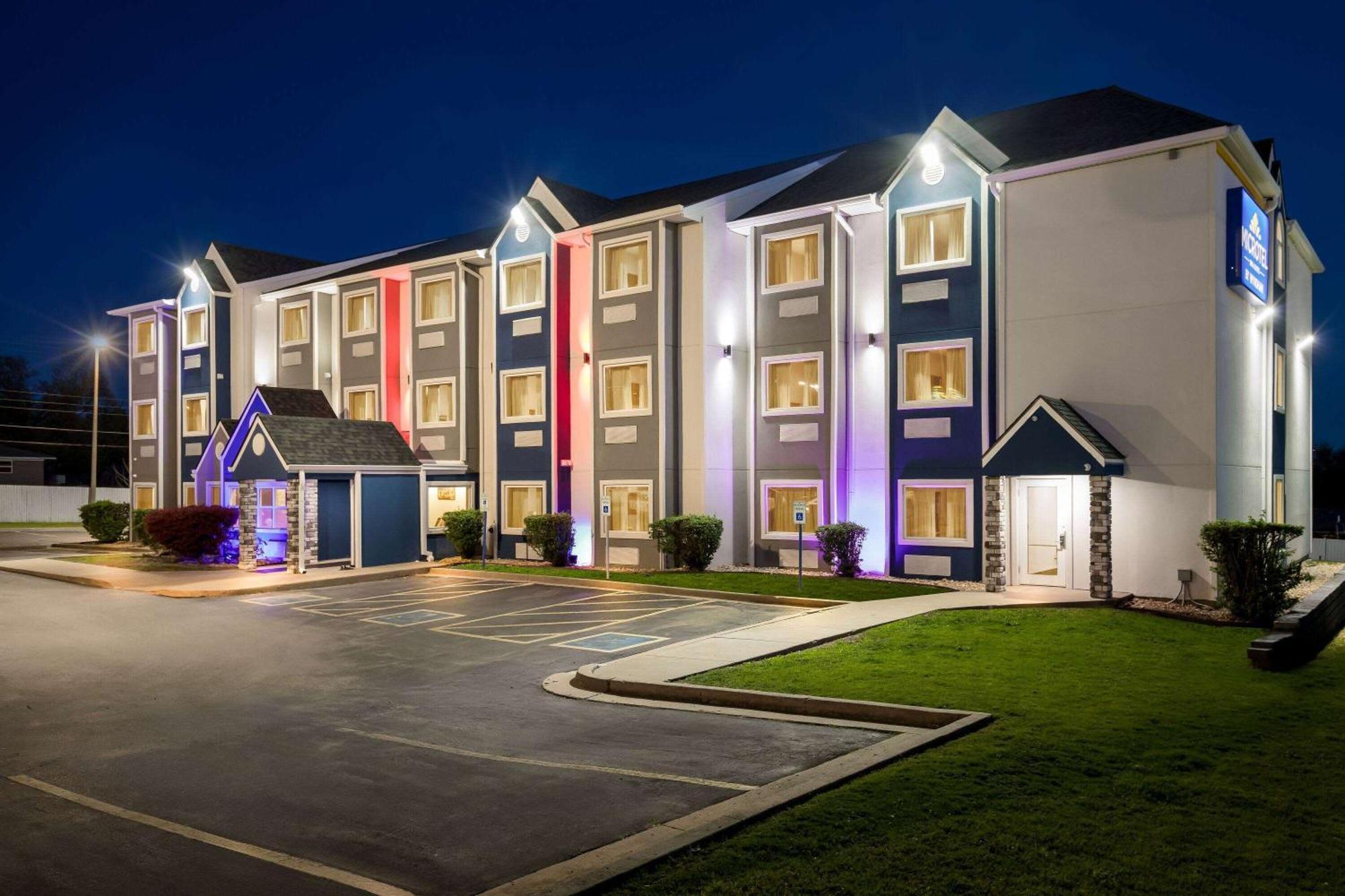 Microtel Inn & Suites By Wyndham Tulsa - Catoosa Route 66 Bagian luar foto